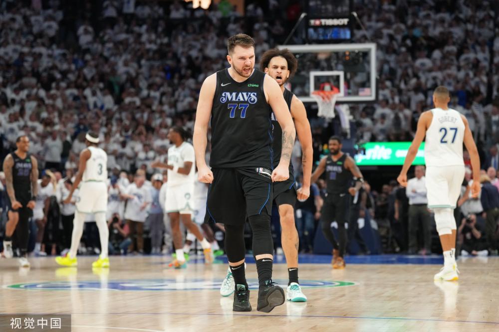 鲜明对比 鲜明对比